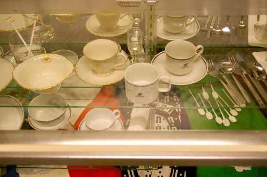 UAHF volunteers recently completed a display of branded United dining service china, crystal, silverware and flight attendant service smocks