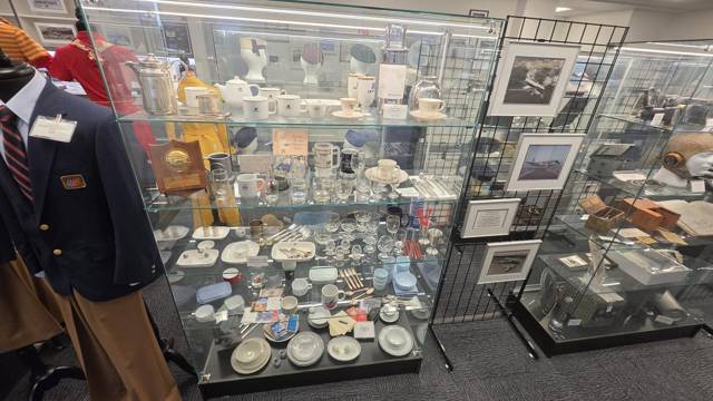 Inflight china, glassware and service pieces