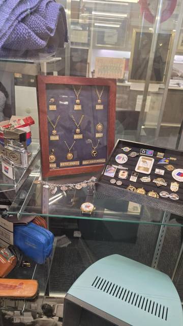 Service pins, wings and keepsakes